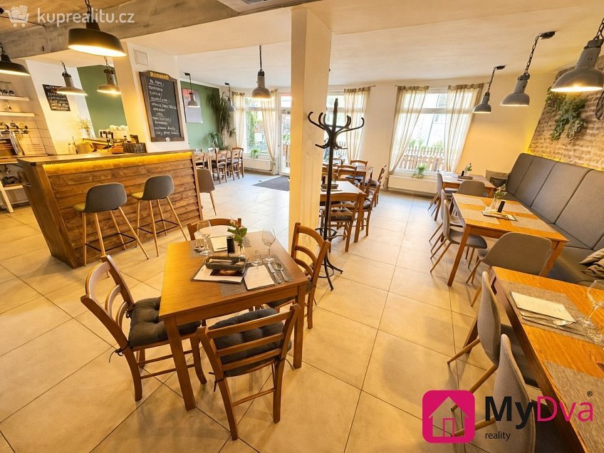 Pronájem  restauračního zařízení 110 m^2 Pražská, Znojmo 
