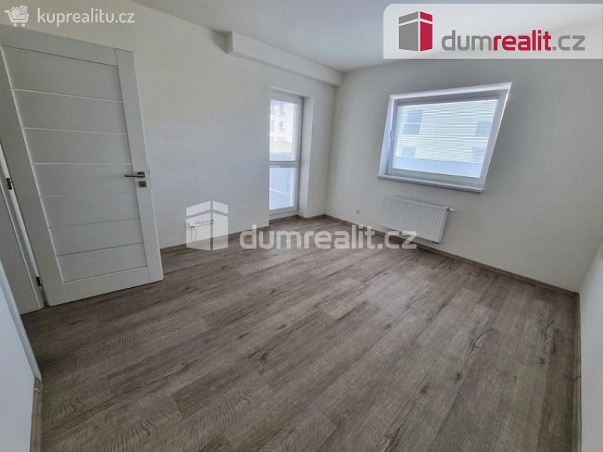 Pronájem bytu 2+kk 58 m^2 Kačírkova, Opava 