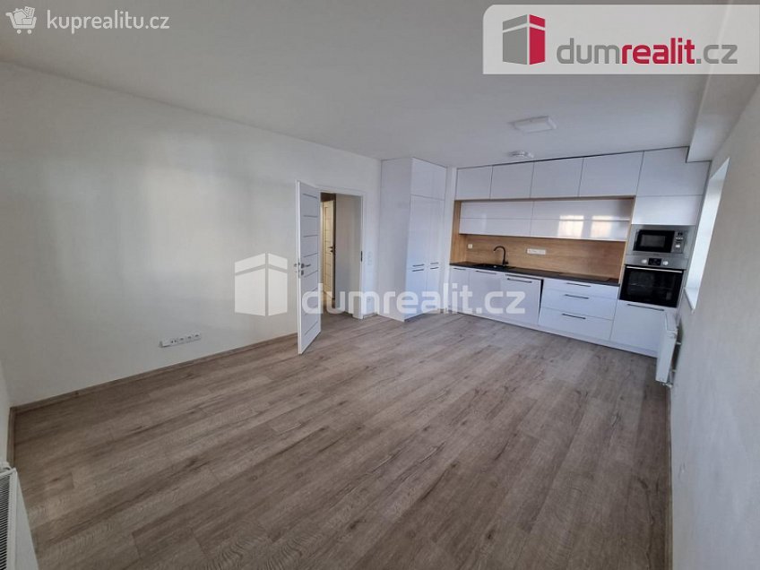 Pronájem bytu 2+kk 58 m^2 Kačírkova, Opava 