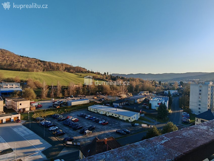 Pronájem bytu 1+kk 28 m^2 Žerotínova, Děčín 