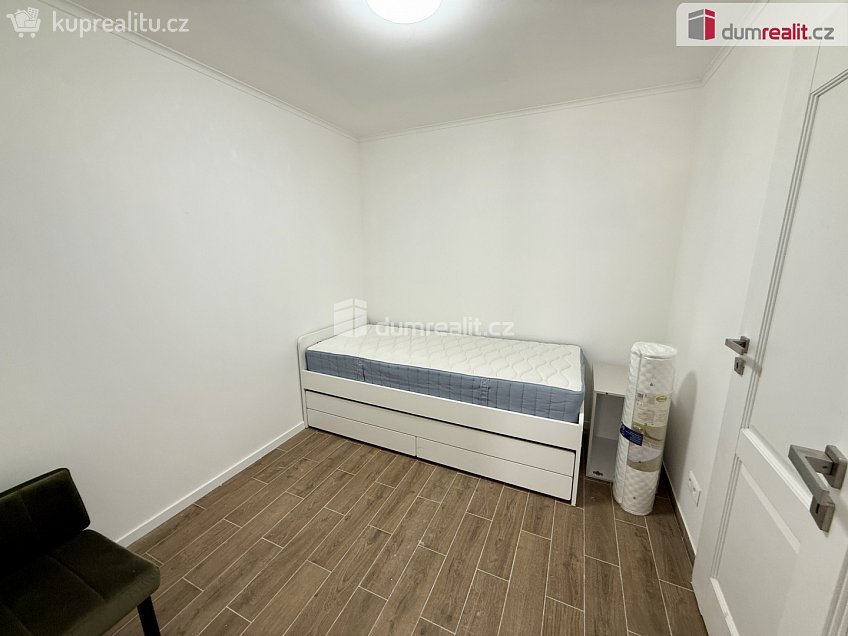 Pronájem  rodinného domu 99 m^2 Dvořákova, Velké Přílepy 