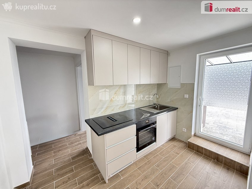 Pronájem  rodinného domu 99 m^2 Dvořákova, Velké Přílepy 