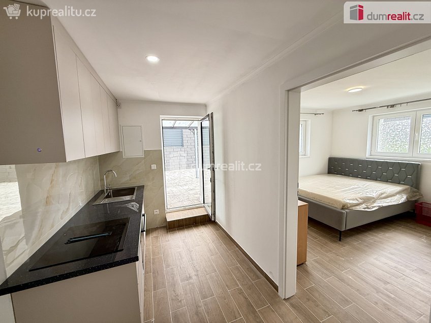 Pronájem  rodinného domu 99 m^2 Dvořákova, Velké Přílepy 