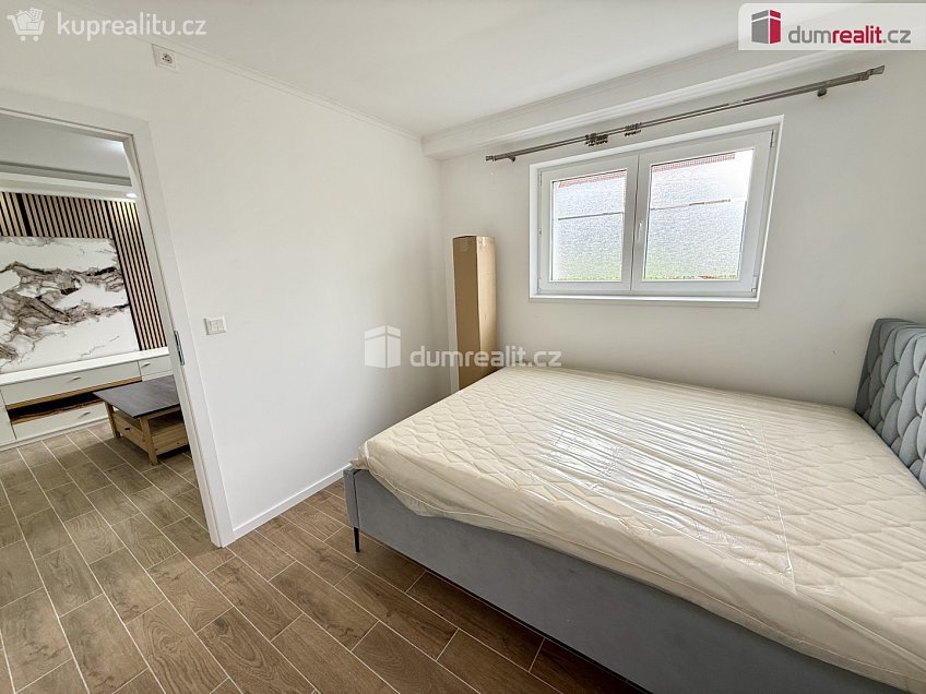 Pronájem  rodinného domu 99 m^2 Dvořákova, Velké Přílepy 