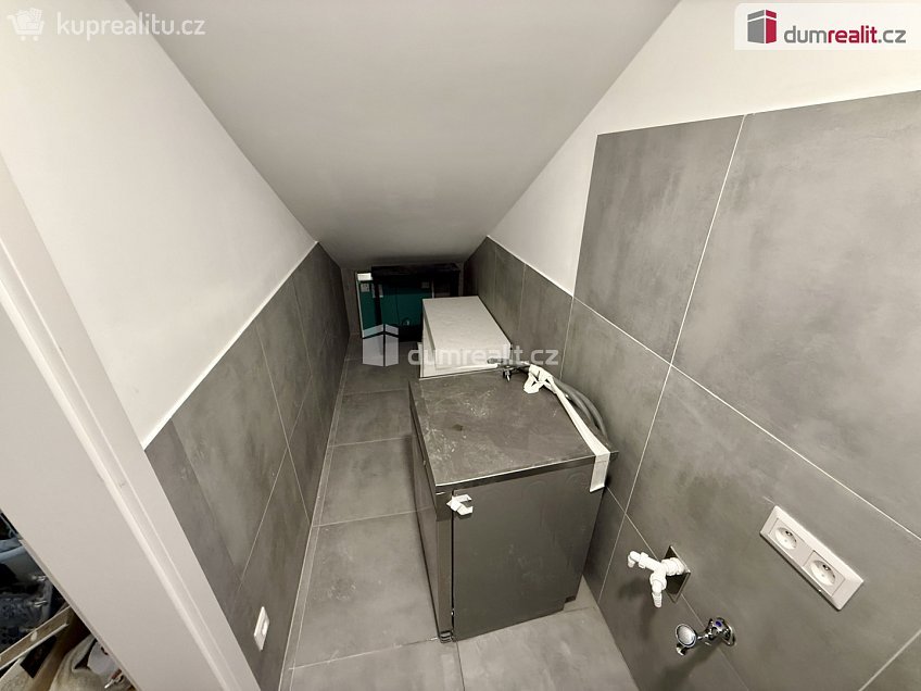 Pronájem  rodinného domu 99 m^2 Dvořákova, Velké Přílepy 