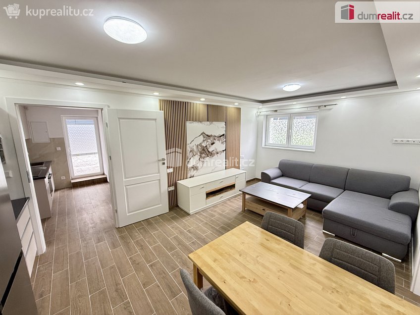 Pronájem  rodinného domu 99 m^2 Dvořákova, Velké Přílepy 