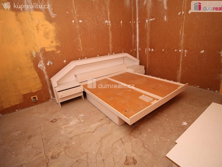 Prodej  rodinného domu 420 m^2 Bohatická, Dalovice 