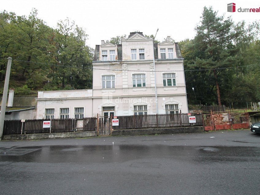 Prodej  rodinného domu 420 m^2 Bohatická, Dalovice 