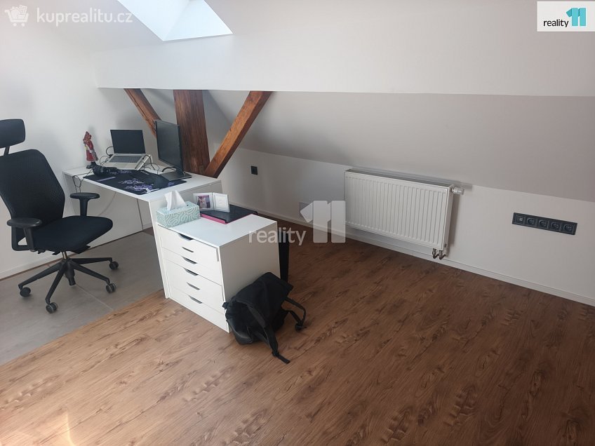 Prodej  rodinného domu 577 m^2 Lipová, Stěžery 