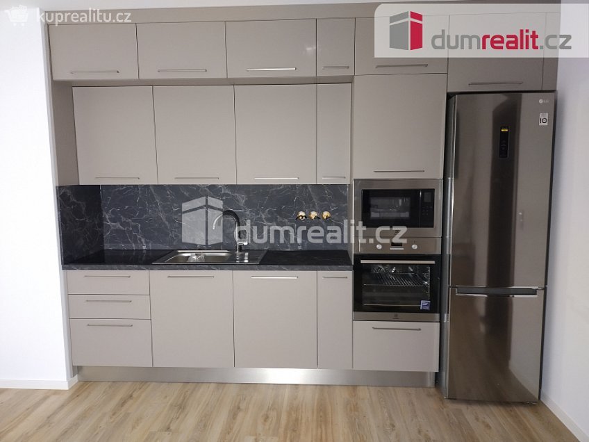 Pronájem bytu 3+kk 64 m^2 Zásmucká, Kolín 