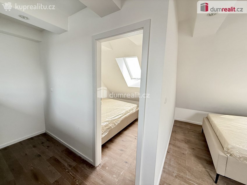 Pronájem bytu 2+1 52 m^2 Dvořákova, Velké Přílepy 