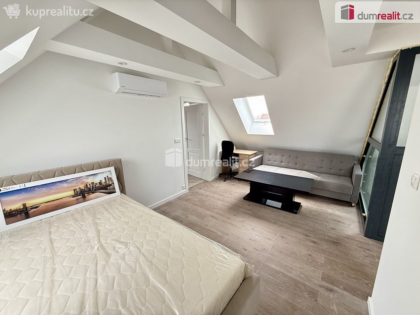 Pronájem bytu 2+1 52 m^2 Dvořákova, Velké Přílepy 