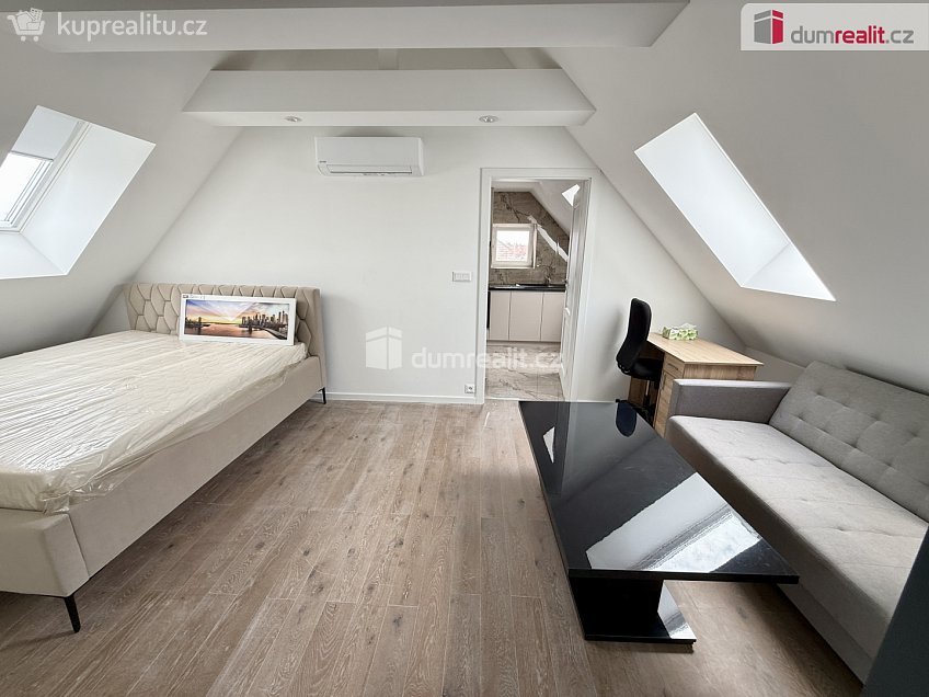 Pronájem bytu 2+1 52 m^2 Dvořákova, Velké Přílepy 