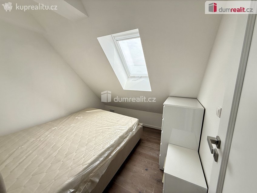 Pronájem bytu 2+1 52 m^2 Dvořákova, Velké Přílepy 