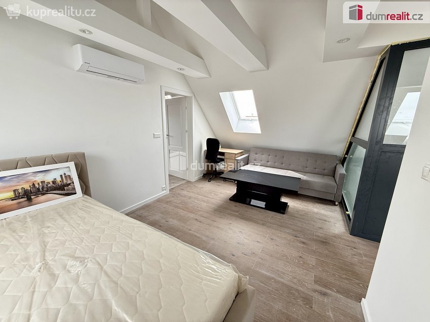 Pronájem bytu 2+1 52 m^2 Dvořákova, Velké Přílepy 