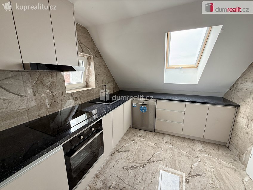 Pronájem bytu 2+1 52 m^2 Dvořákova, Velké Přílepy 