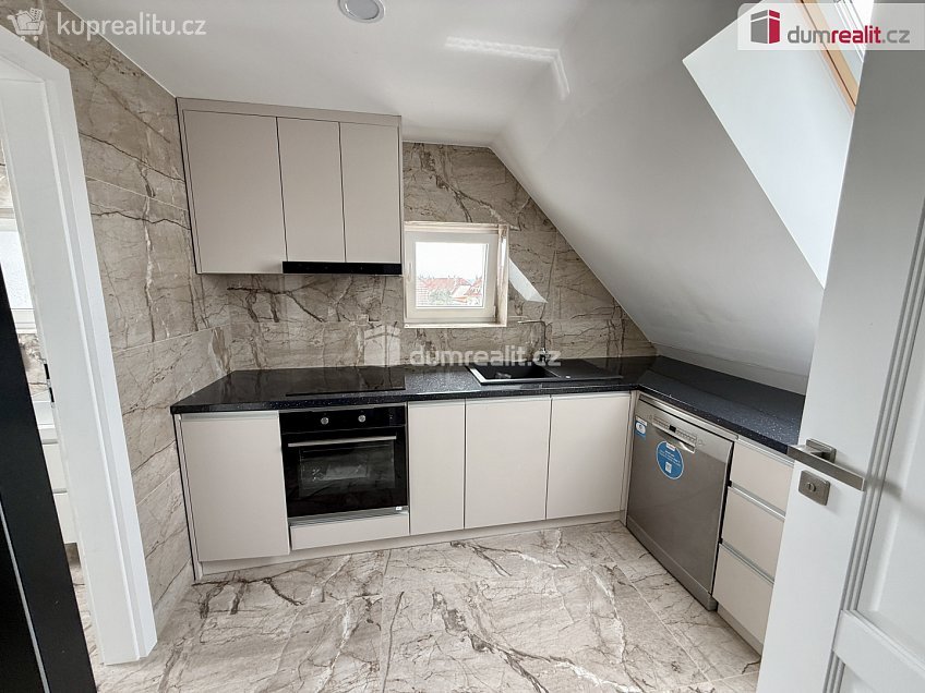 Pronájem bytu 2+1 52 m^2 Dvořákova, Velké Přílepy 