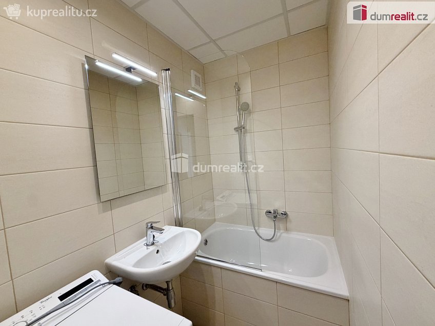 Pronájem bytu 2+kk 45 m^2 Petržílkova, Praha 13 