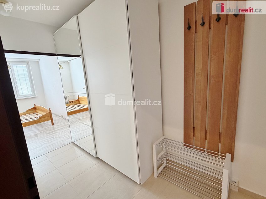 Pronájem bytu 2+kk 45 m^2 Petržílkova, Praha 13 