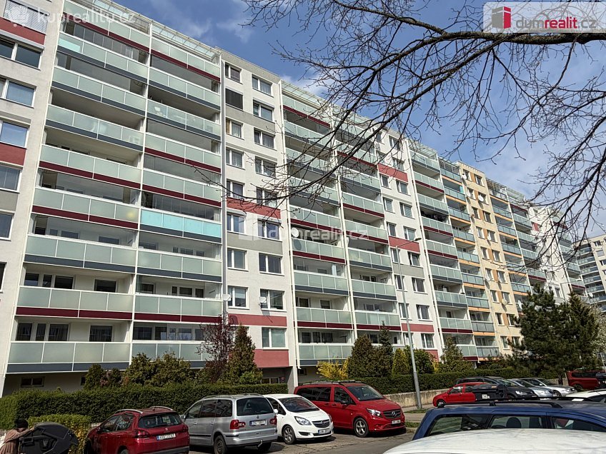 Pronájem bytu 2+kk 45 m^2 Petržílkova, Praha 13 