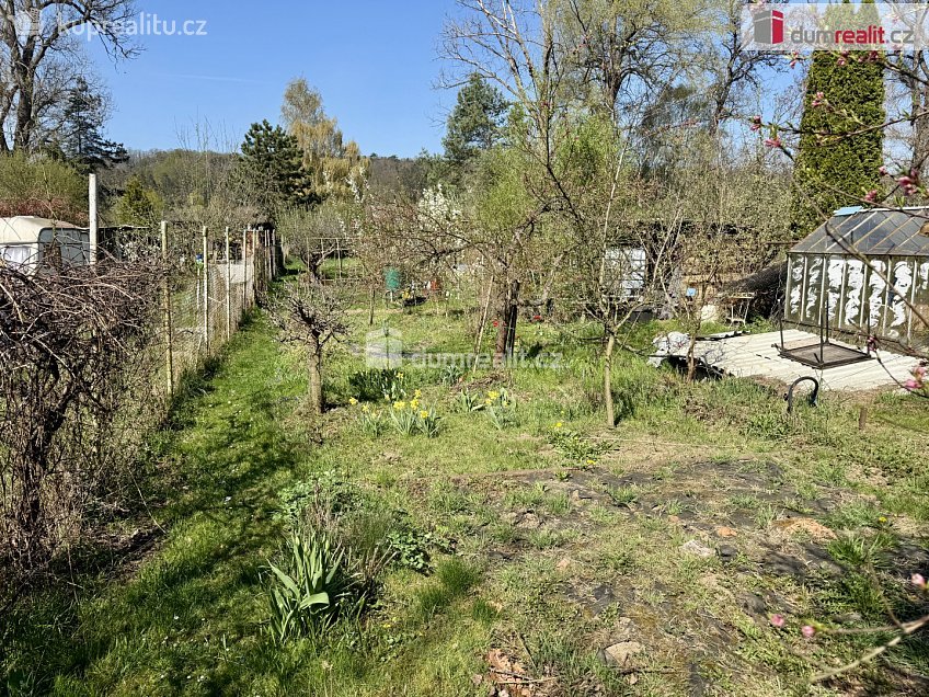 Prodej  zahrady 583 m^2 V Cihelnách, Veltrusy 