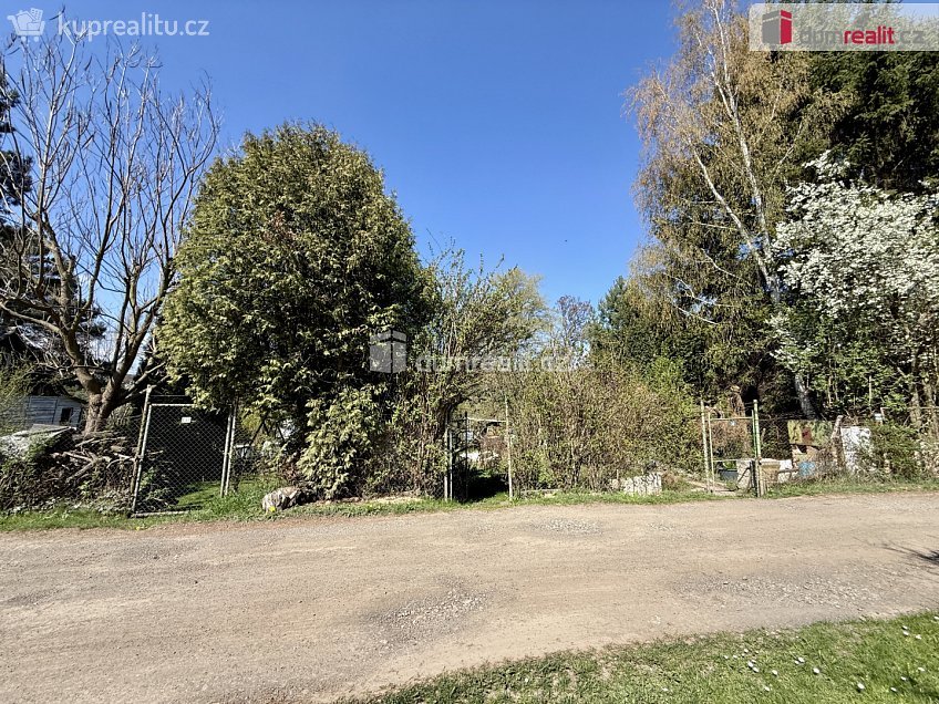 Prodej  zahrady 583 m^2 V Cihelnách, Veltrusy 