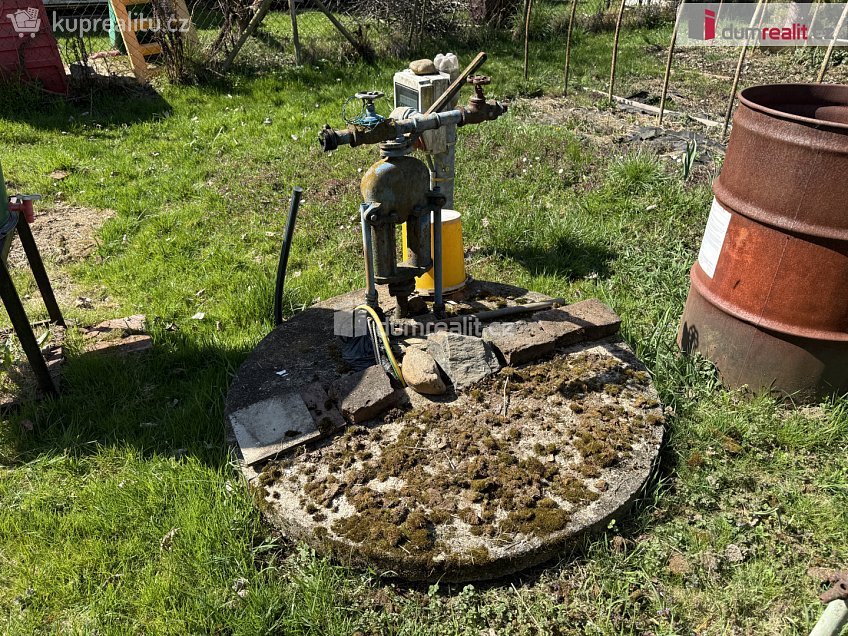 Prodej  zahrady 583 m^2 V Cihelnách, Veltrusy 