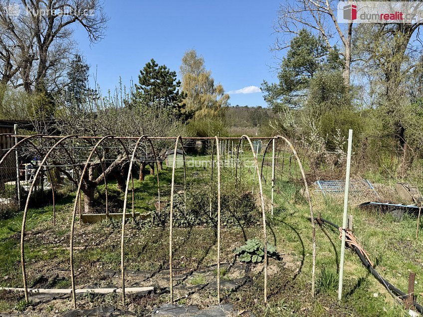 Prodej  zahrady 583 m^2 V Cihelnách, Veltrusy 