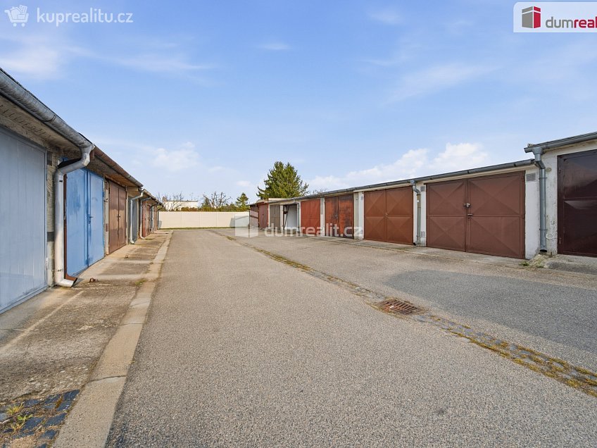 Prodej  garáže 18 m^2 Čs. armády, Břeclav 