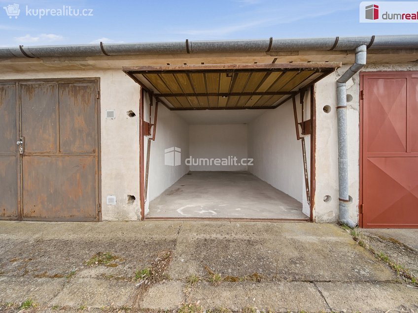 Prodej  garáže 18 m^2 Čs. armády, Břeclav 