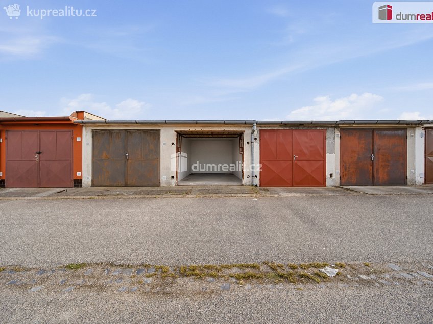 Prodej  garáže 18 m^2 Čs. armády, Břeclav 