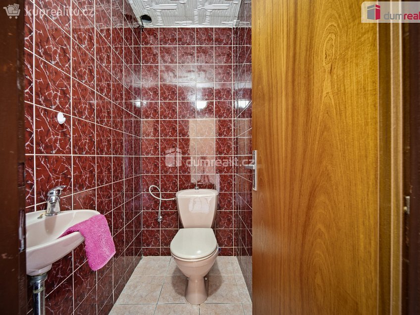 Prodej  rodinného domu 280 m^2 Čs. armády, Břeclav 