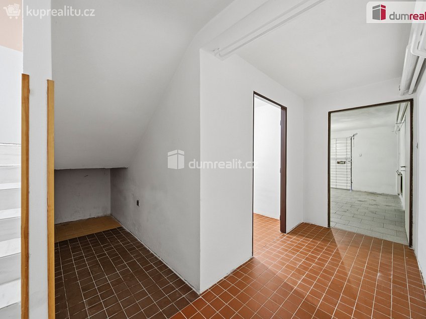 Prodej  rodinného domu 280 m^2 Čs. armády, Břeclav 