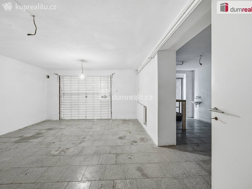 Prodej  rodinného domu 280 m^2 Čs. armády, Břeclav 