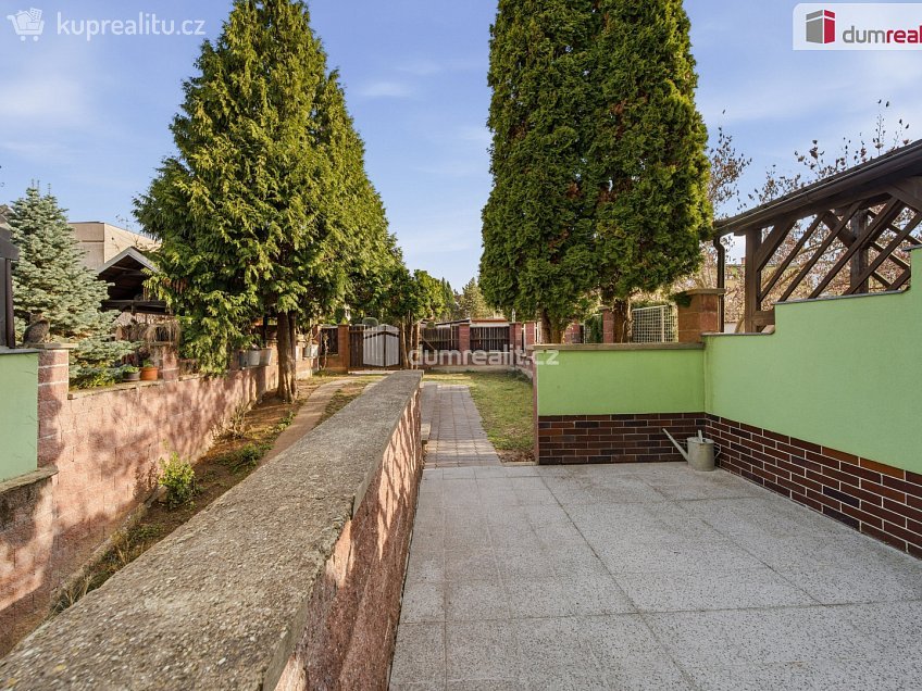 Prodej  rodinného domu 280 m^2 Čs. armády, Břeclav 