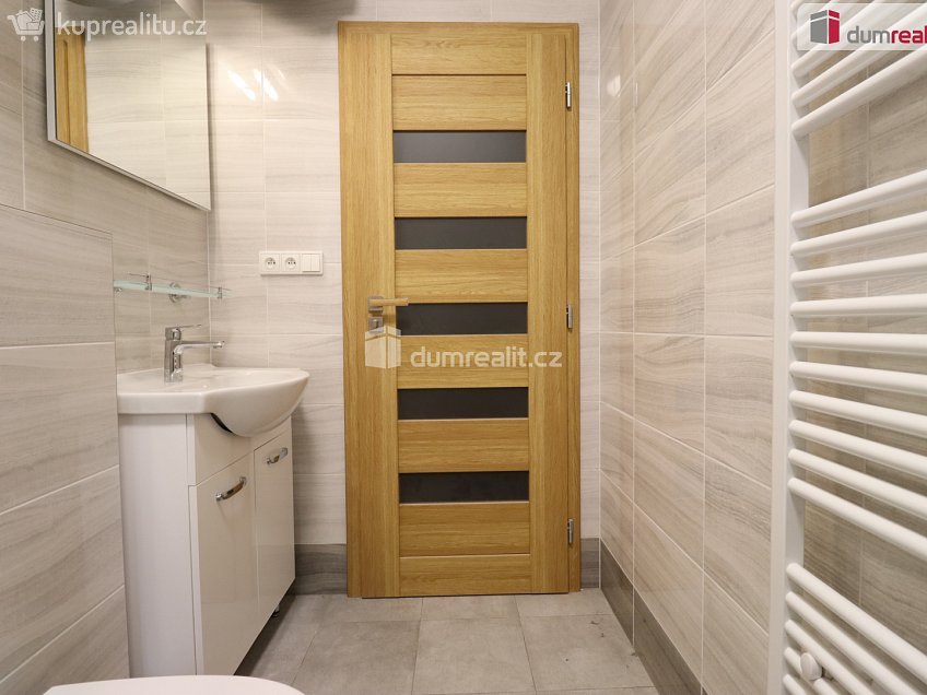 Pronájem bytu 2+1 50 m^2 Májová, Dalovice 