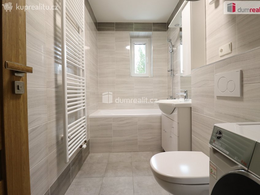 Pronájem bytu 2+kk 51 m^2 Májová, Dalovice 