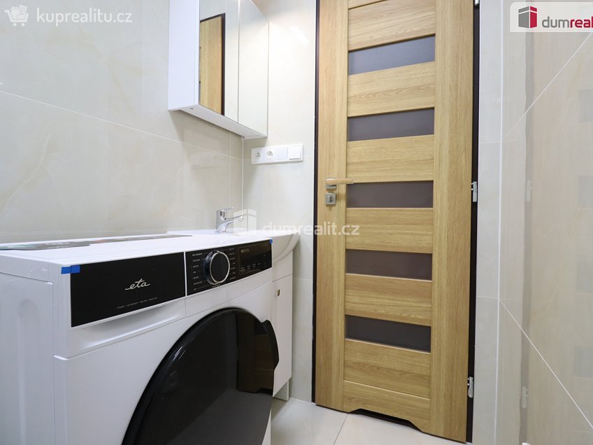 Pronájem bytu 1+1 28 m^2 Májová, Dalovice 