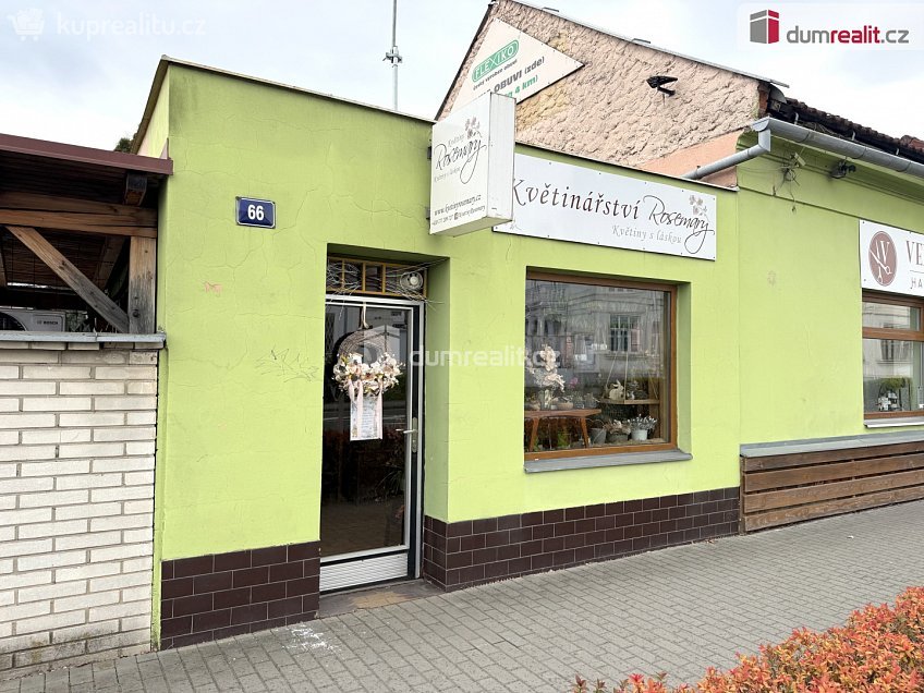 Pronájem  obchodních prostor 23 m^2 Masarykova, Zlín 