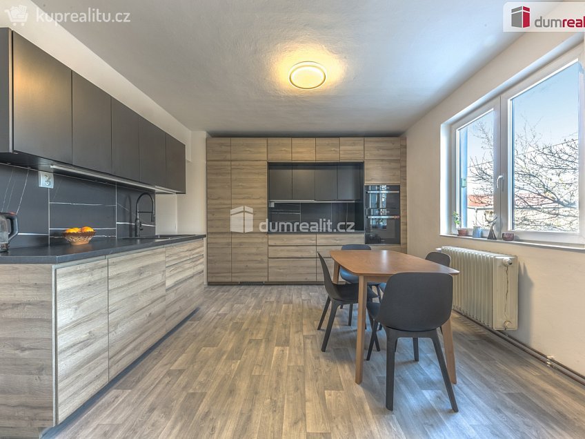 Prodej  rodinného domu 209 m^2 Spojenců, Praha 20 