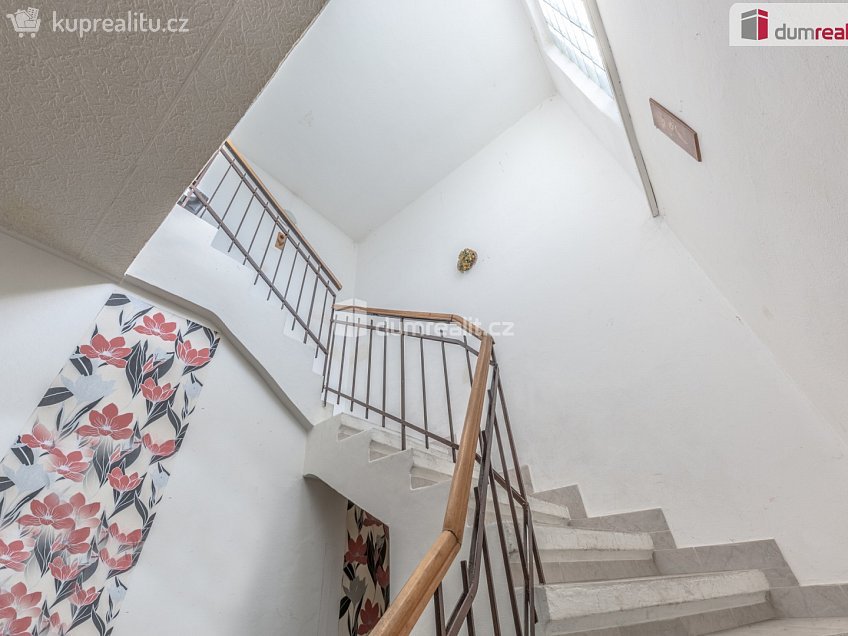 Prodej  rodinného domu 209 m^2 Spojenců, Praha 20 