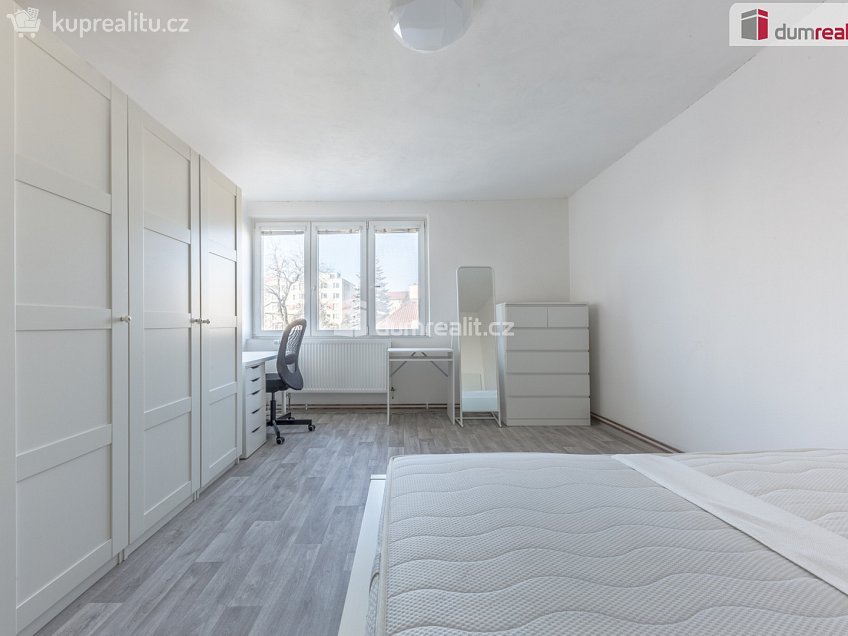 Prodej  rodinného domu 209 m^2 Spojenců, Praha 20 