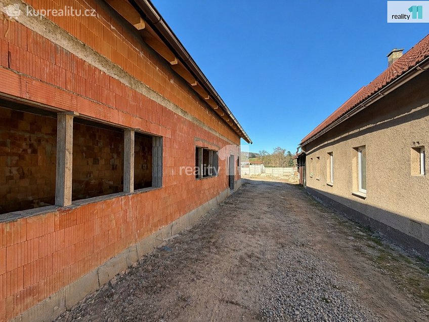 Prodej  rodinného domu 383 m^2 Štoky, Štoky 