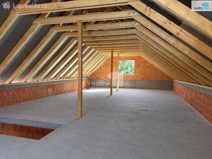 Prodej  rodinného domu 383 m^2 Štoky, Štoky 