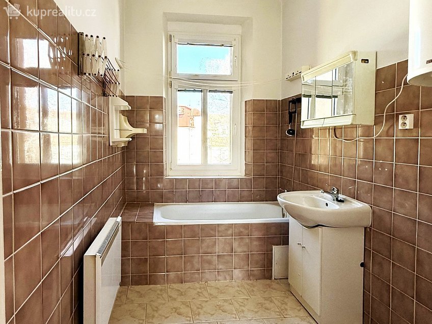 Prodej bytu 2+1 70 m^2 Lužická 157, Mariánské Lázně 