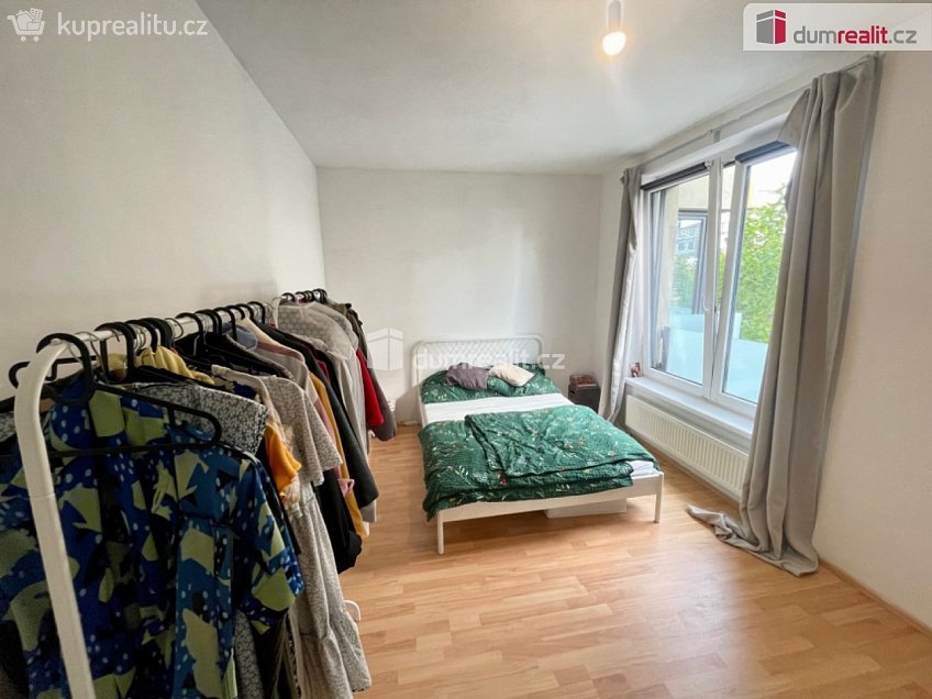 Pronájem bytu 2+kk 57 m^2 Svitákova, Praha 13 