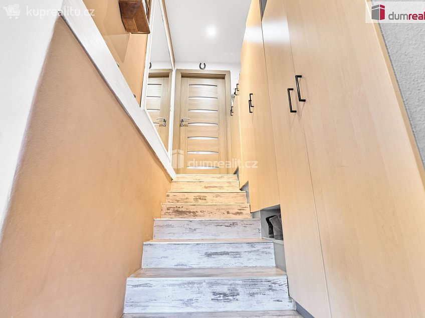 Prodej bytu 4+1 92 m^2 Příčná, Karlovy Vary 