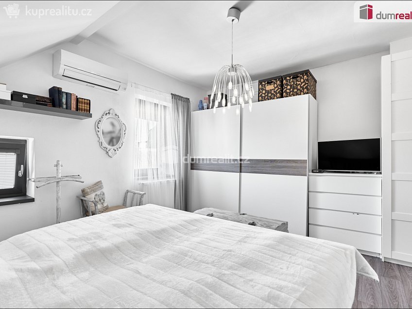 Prodej bytu 4+1 92 m^2 Příčná, Karlovy Vary 