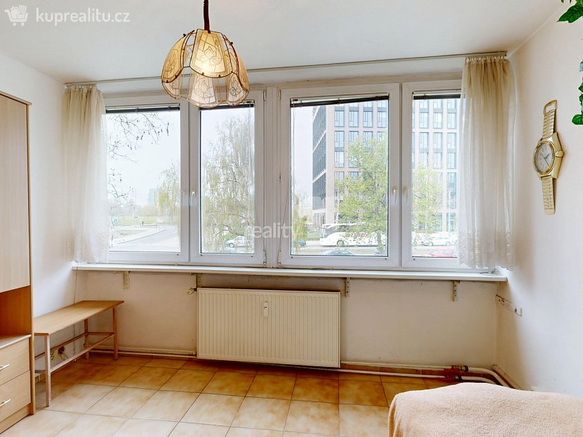 Prodej bytu 3+kk 57 m^2 K Olympiku, Praha 8 