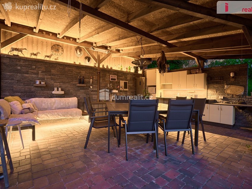 Prodej  vily 296 m^2 Vítězství, Děčín 